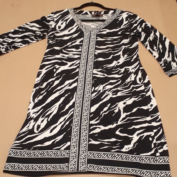 Dana Buchman Dresses & Skirts - 🤑🤑 Dana Buchman Women stretchable Dress